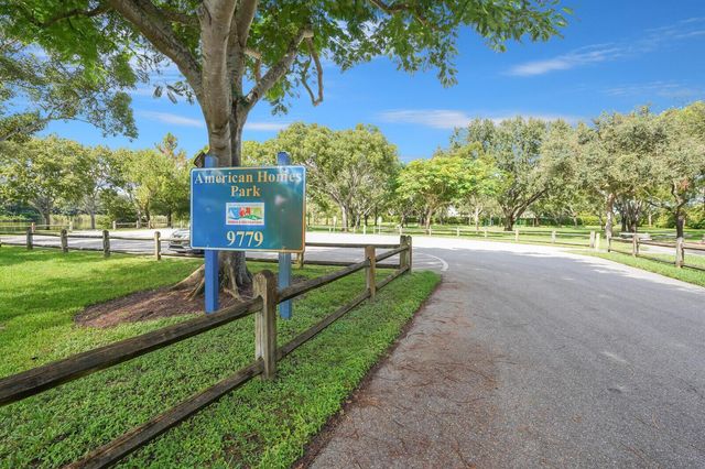 9540 Richmond Circle, Boca Raton, FL 33434