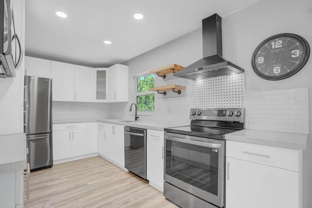 9540 Richmond Circle, Boca Raton, FL 33434