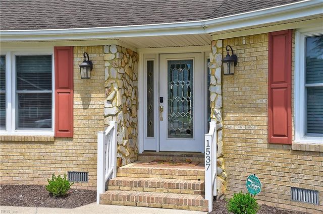 1537 Waterway CIR, Chesapeake, VA 23322