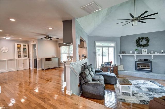 1537 Waterway CIR, Chesapeake, VA 23322