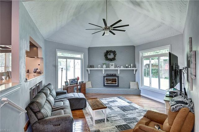 1537 Waterway CIR, Chesapeake, VA 23322
