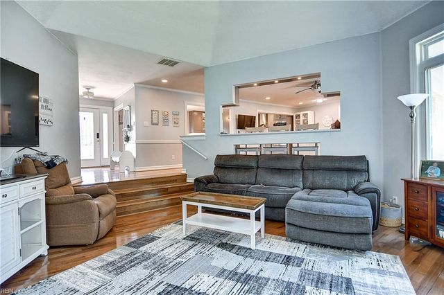 1537 Waterway CIR, Chesapeake, VA 23322