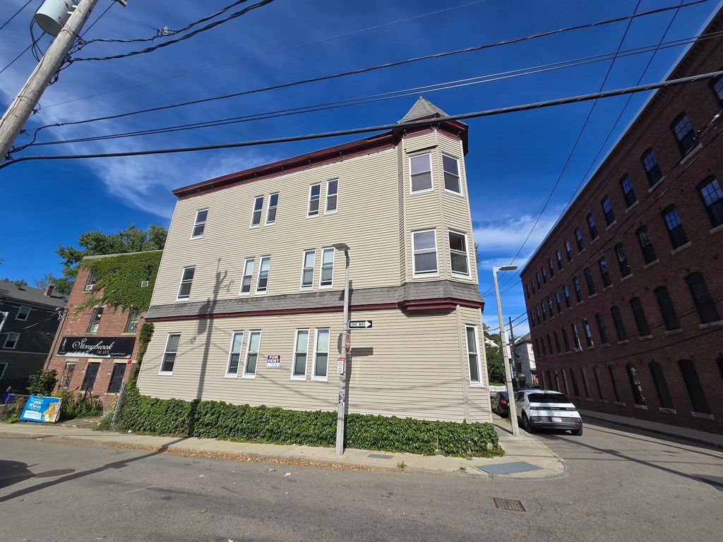 13 Bismarck St 1, Boston, MA 02130