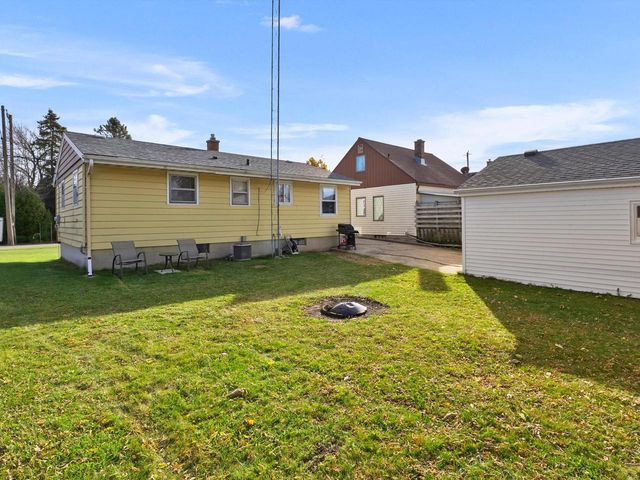 2608 Jackson STREET, Two Rivers, WI 54241