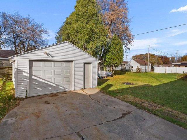 2608 Jackson STREET, Two Rivers, WI 54241