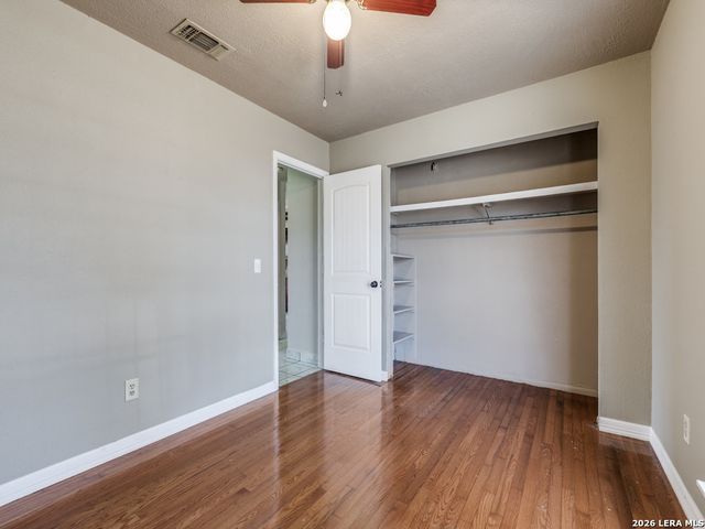 9334 Cliff Way St, San Antonio, TX 78250