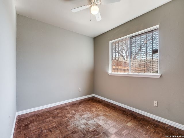 9334 Cliff Way St, San Antonio, TX 78250