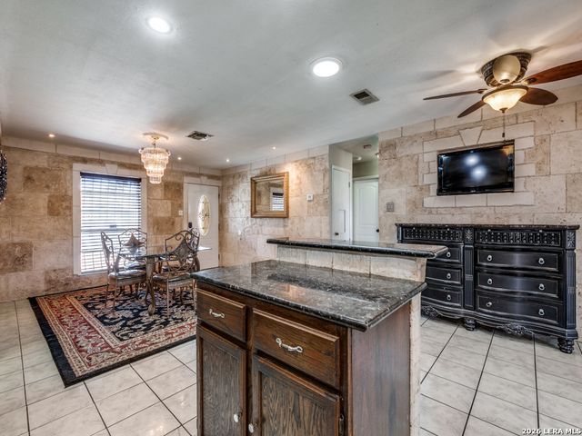 9334 Cliff Way St, San Antonio, TX 78250