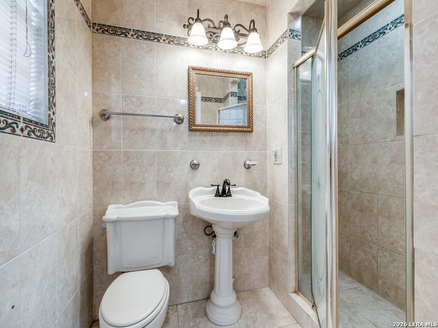 9334 Cliff Way St, San Antonio, TX 78250