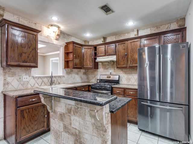 9334 Cliff Way St, San Antonio, TX 78250