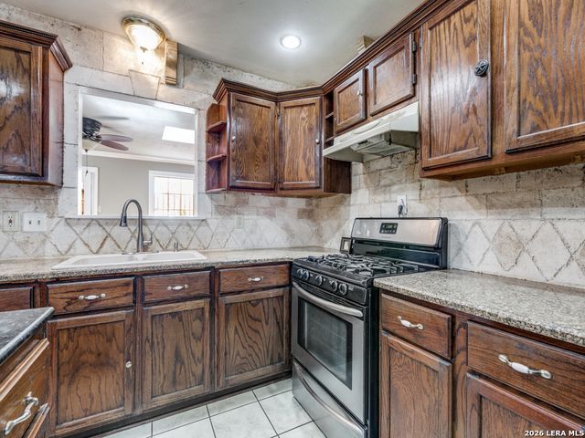 9334 Cliff Way St, San Antonio, TX 78250