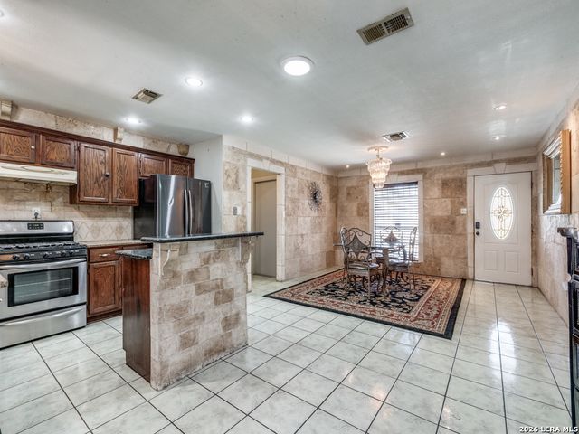 9334 Cliff Way St, San Antonio, TX 78250