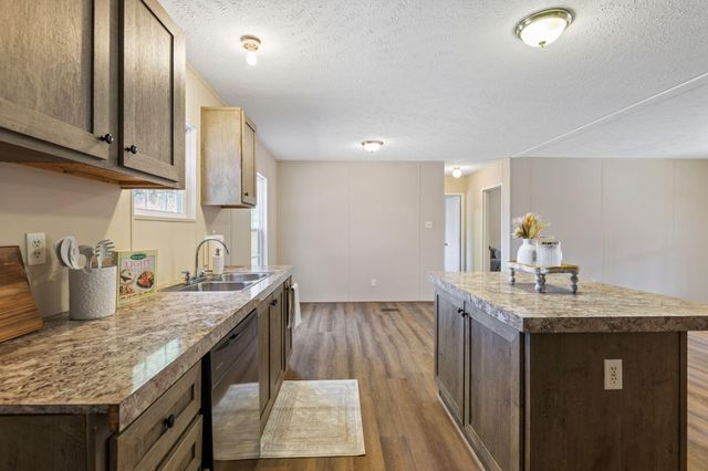 283 W Oakton Road, Lafayette, GA 30728