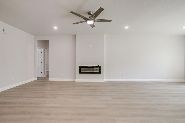 507 S 4th Street, Grandview, TX 76050