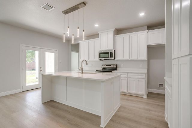 507 S 4th Street, Grandview, TX 76050