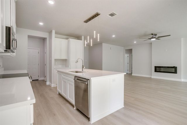 507 S 4th Street, Grandview, TX 76050