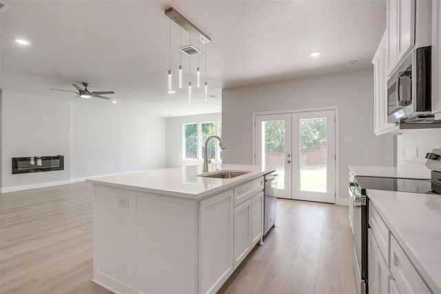 507 S 4th Street, Grandview, TX 76050