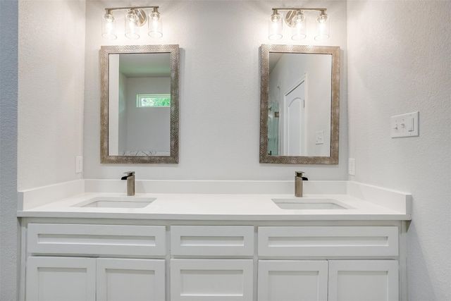507 S 4th Street, Grandview, TX 76050