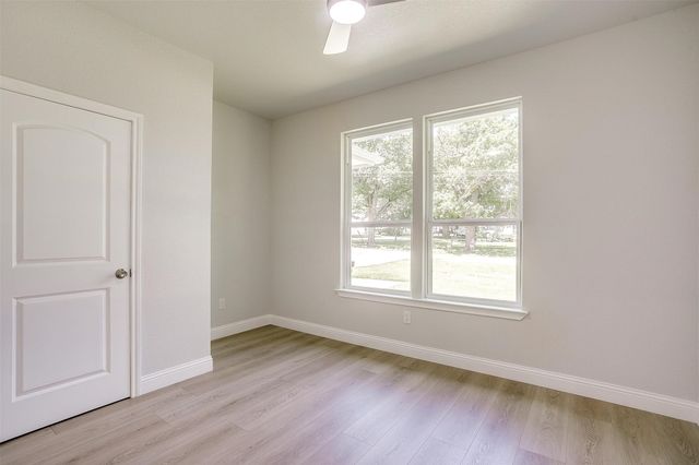 507 S 4th Street, Grandview, TX 76050