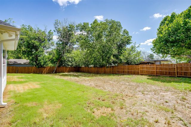 507 S 4th Street, Grandview, TX 76050