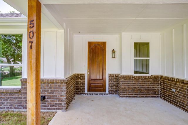 507 S 4th Street, Grandview, TX 76050