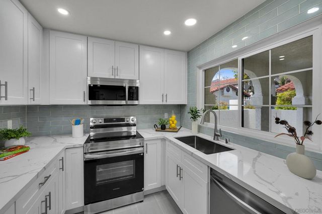 4135 Porte De Merano 144, San Diego, CA 92122