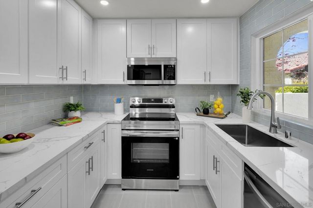4135 Porte De Merano 144, San Diego, CA 92122