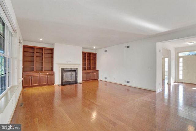 1216 WINDING OAK DR, York, PA 17403