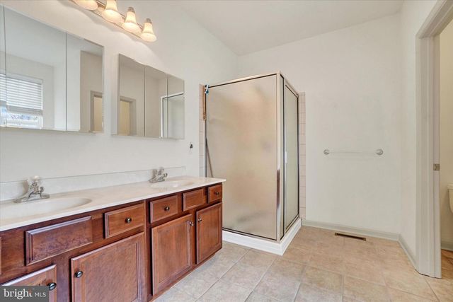 1216 WINDING OAK DR, York, PA 17403