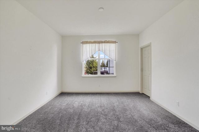 1216 WINDING OAK DR, York, PA 17403