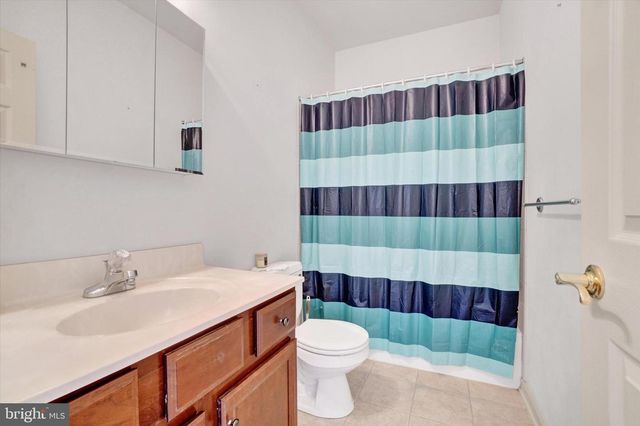 1216 WINDING OAK DR, York, PA 17403