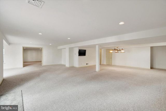 1216 WINDING OAK DR, York, PA 17403