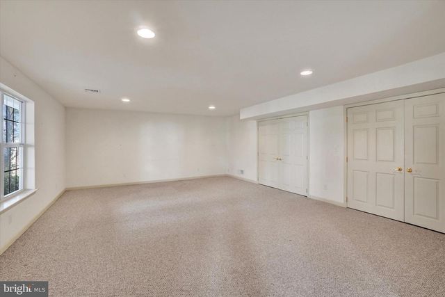 1216 WINDING OAK DR, York, PA 17403