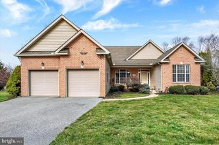 1216 WINDING OAK DR, York, PA 17403
