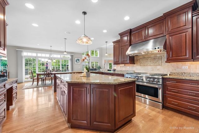 36W535 Hunters Gate Road, St. Charles, IL 60175