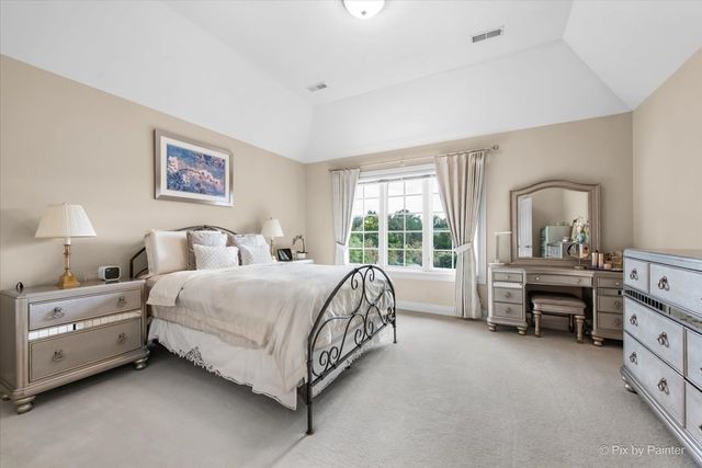 36W535 Hunters Gate Road, St. Charles, IL 60175