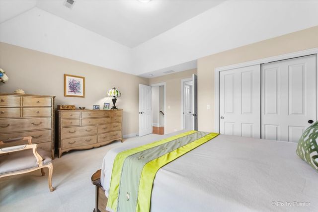 36W535 Hunters Gate Road, St. Charles, IL 60175