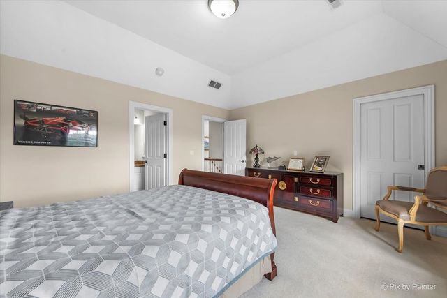 36W535 Hunters Gate Road, St. Charles, IL 60175