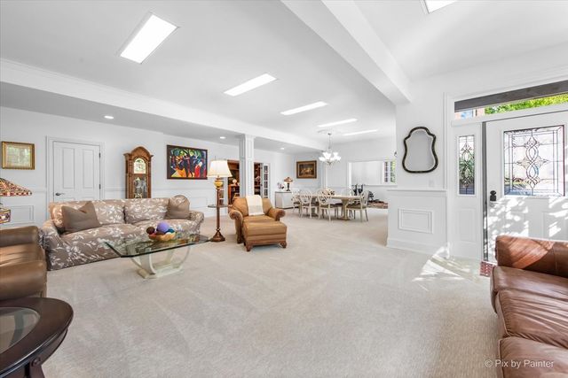 36W535 Hunters Gate Road, St. Charles, IL 60175