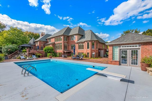 36W535 Hunters Gate Road, St. Charles, IL 60175