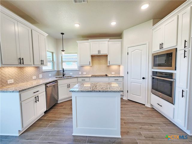 630 Eagle Crest Drive, Salado, TX 76571