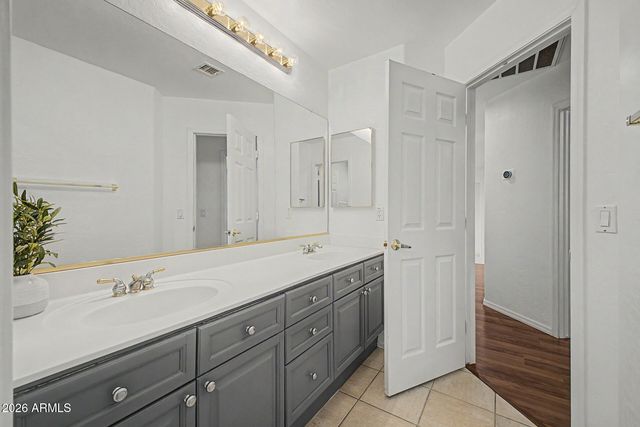 218 E SUNBURST Lane, Tempe, AZ 85284