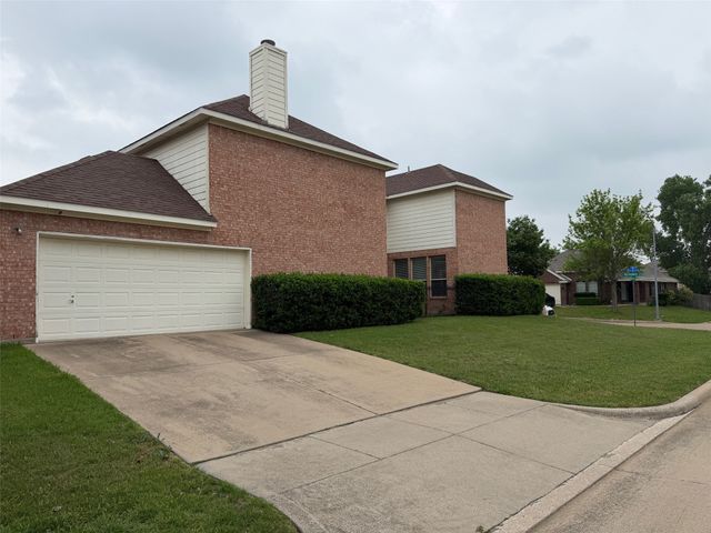 4644 Springway Lane, Fort Worth, TX 76123