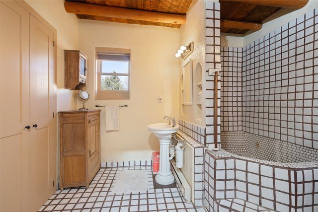 12 La Vega, Galisteo, NM 87540