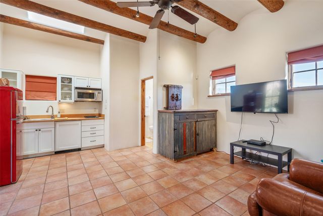 12 La Vega, Galisteo, NM 87540