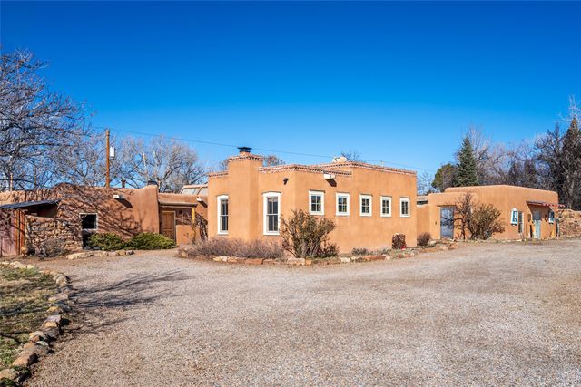 12 La Vega, Galisteo, NM 87540