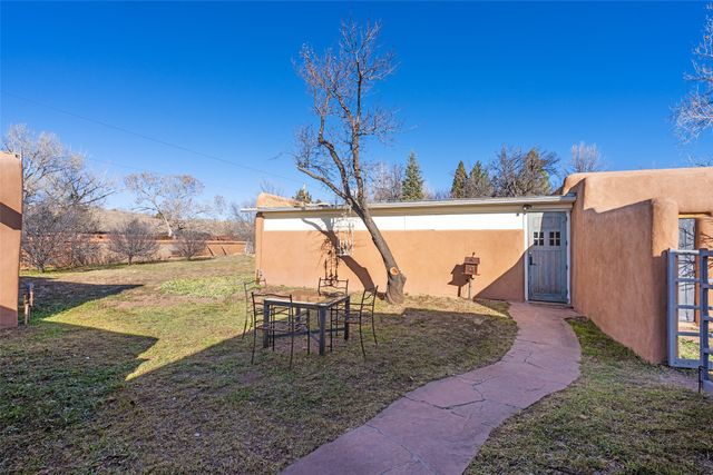 12 La Vega, Galisteo, NM 87540