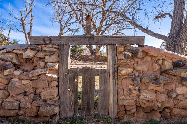 12 La Vega, Galisteo, NM 87540