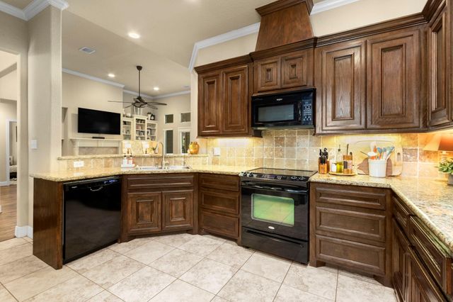 3202 Pine Hollow Circle, Montgomery, TX 77356