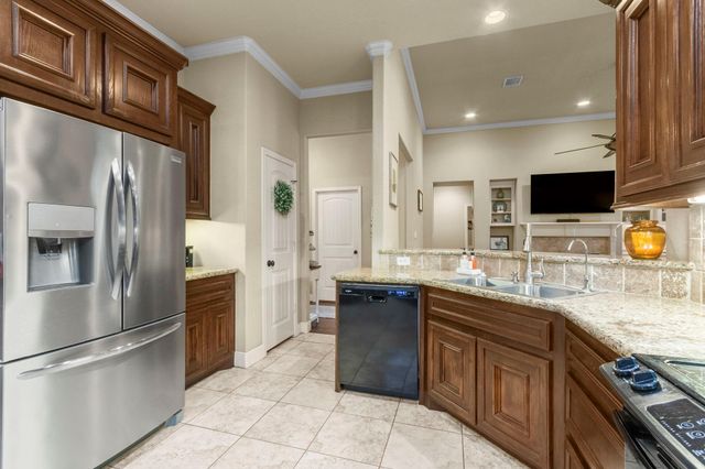 3202 Pine Hollow Circle, Montgomery, TX 77356